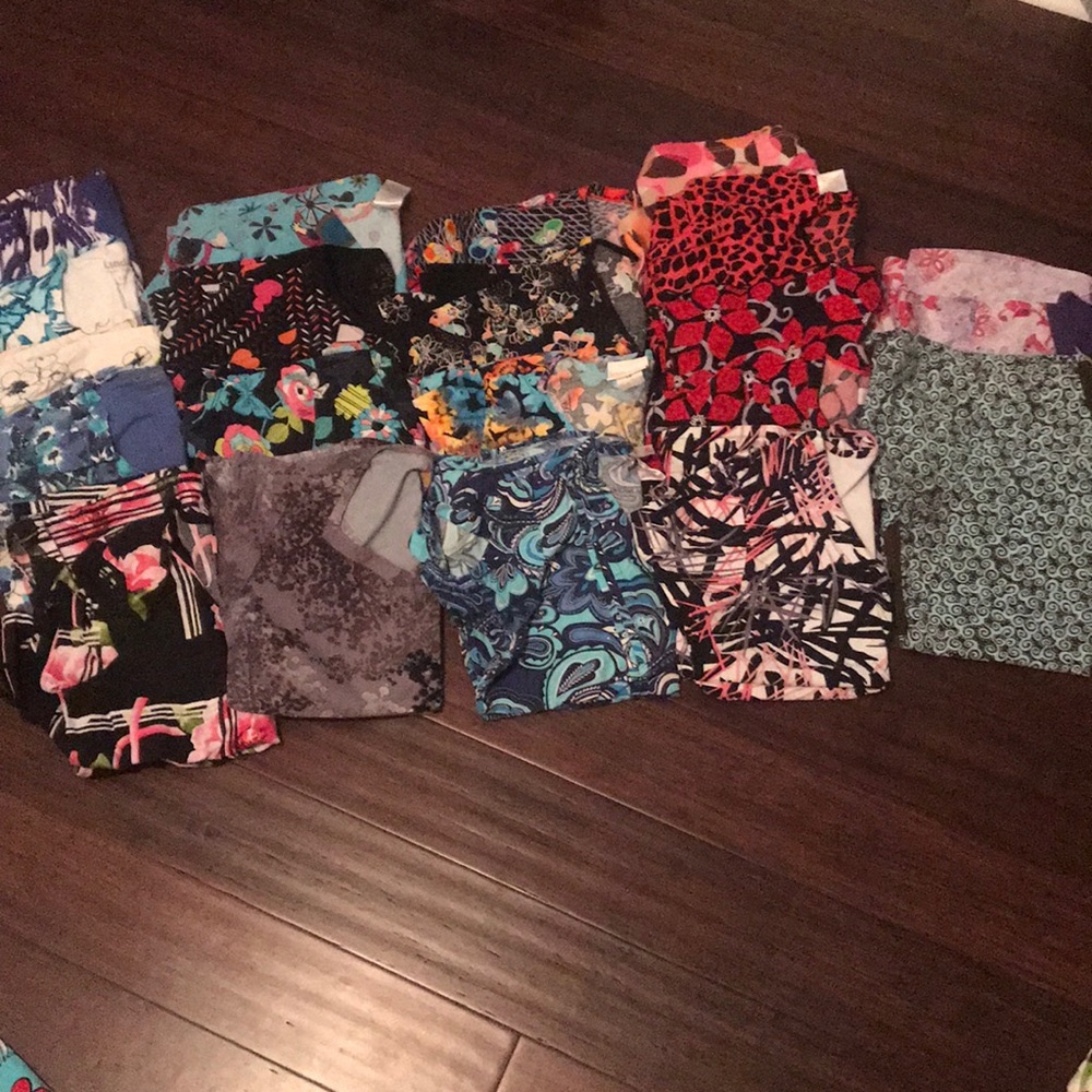 Small Scrub Top Lot